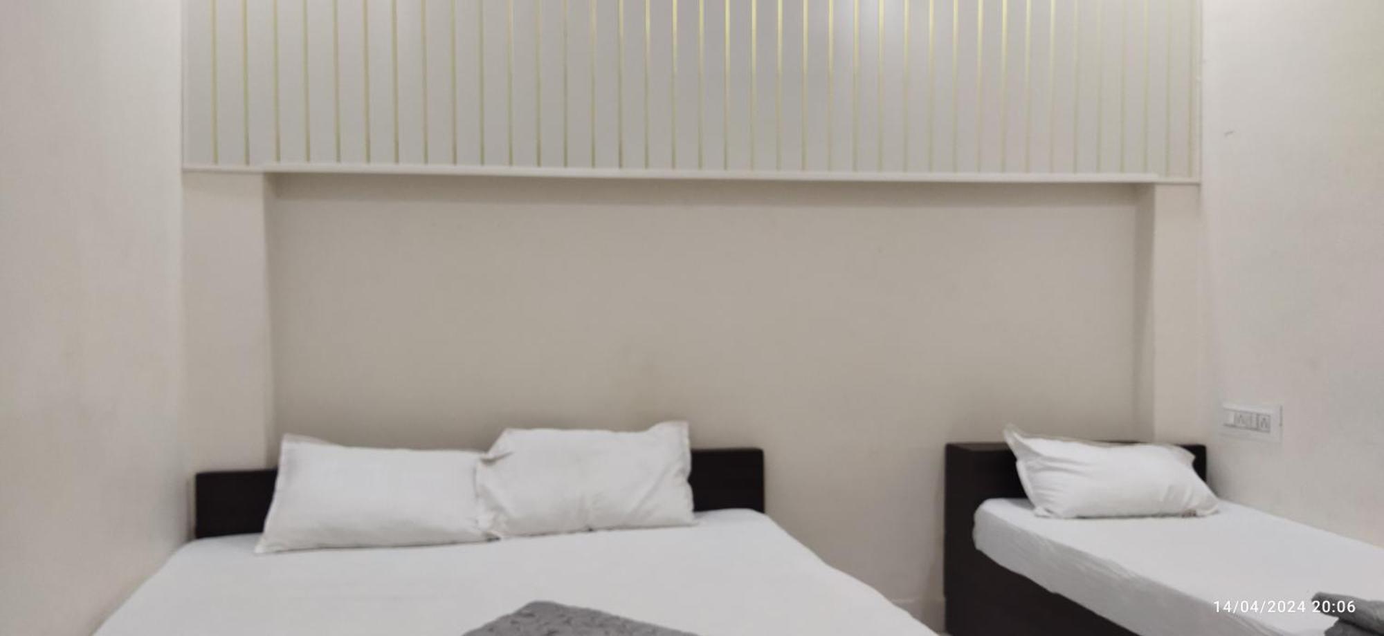 Shree Gajlaxmi Hotel Walking Distance From Mahakaleswar Ujjain Εξωτερικό φωτογραφία