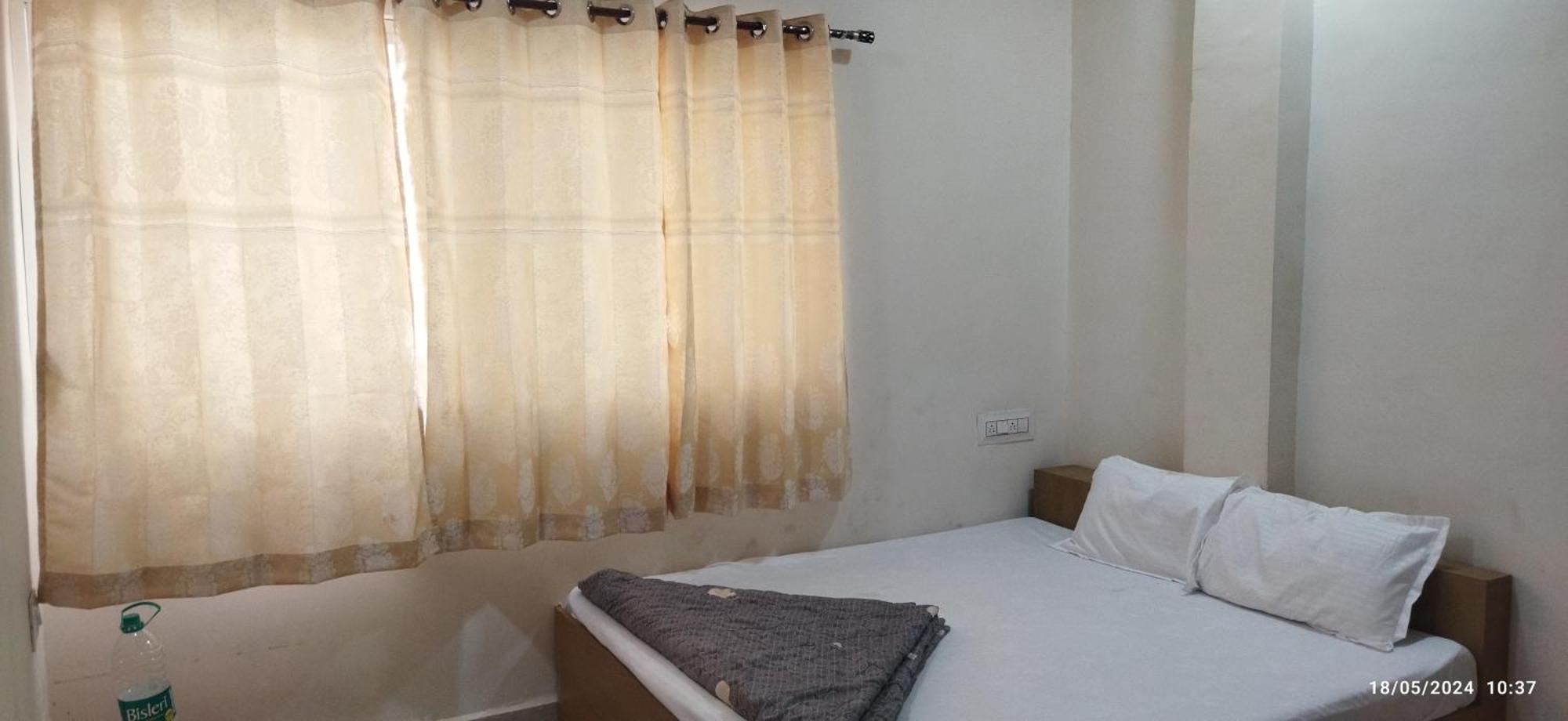Shree Gajlaxmi Hotel Walking Distance From Mahakaleswar Ujjain Εξωτερικό φωτογραφία
